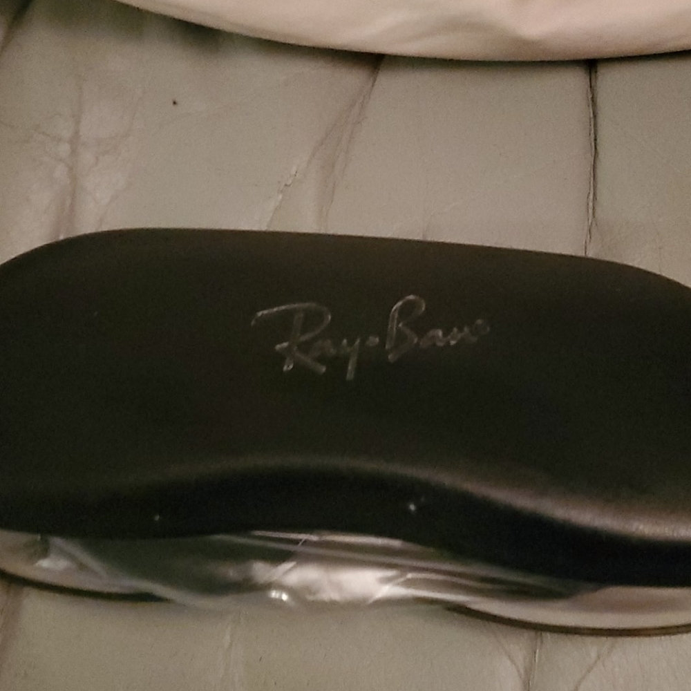 Raybans 2025 new black leather case new 2025 gorgeous 😍 Real - Picture 4 of 6